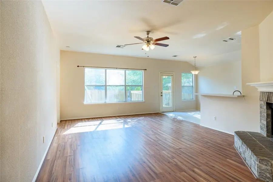 103 Oriole Cv, Cedar Creek, TX 78612 - Image #2