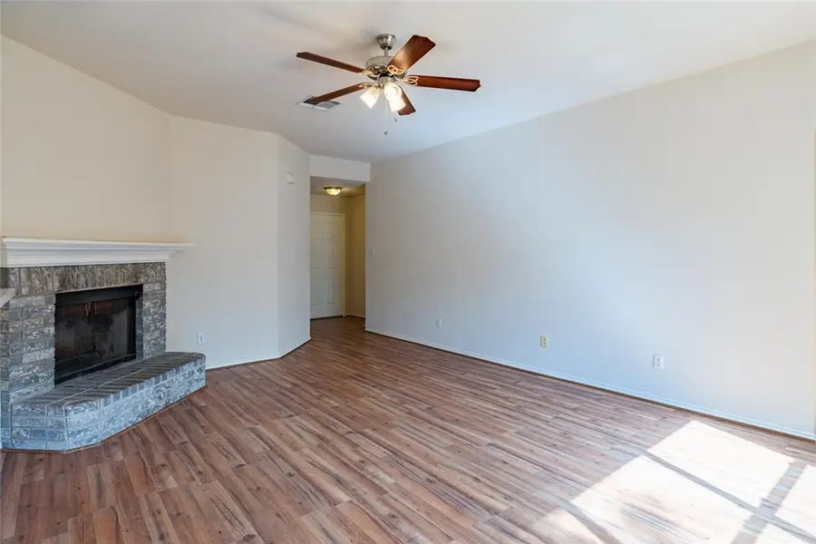 103 Oriole Cv, Cedar Creek, TX 78612 - Image #3