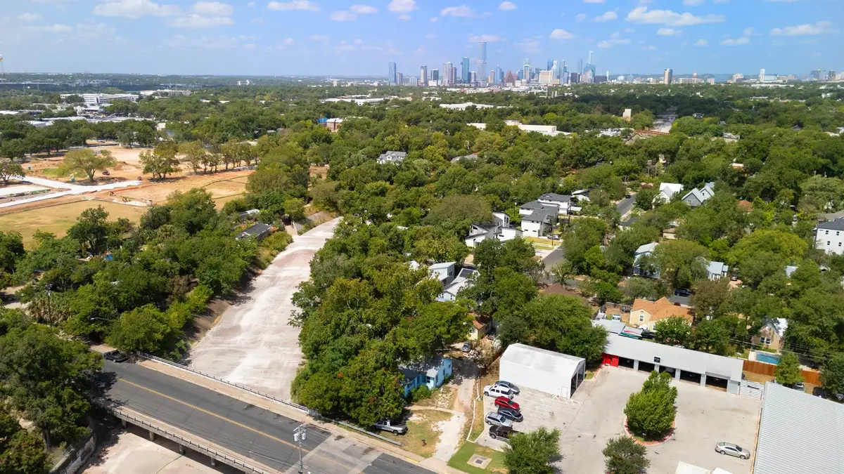 920 Shady Ln, Austin, TX 78702 - #1