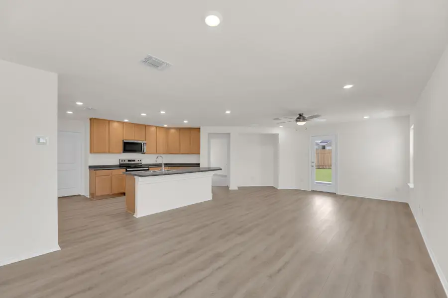 200 Colonel Mcnally Loop, Jarrell, TX 76537 - Image #3