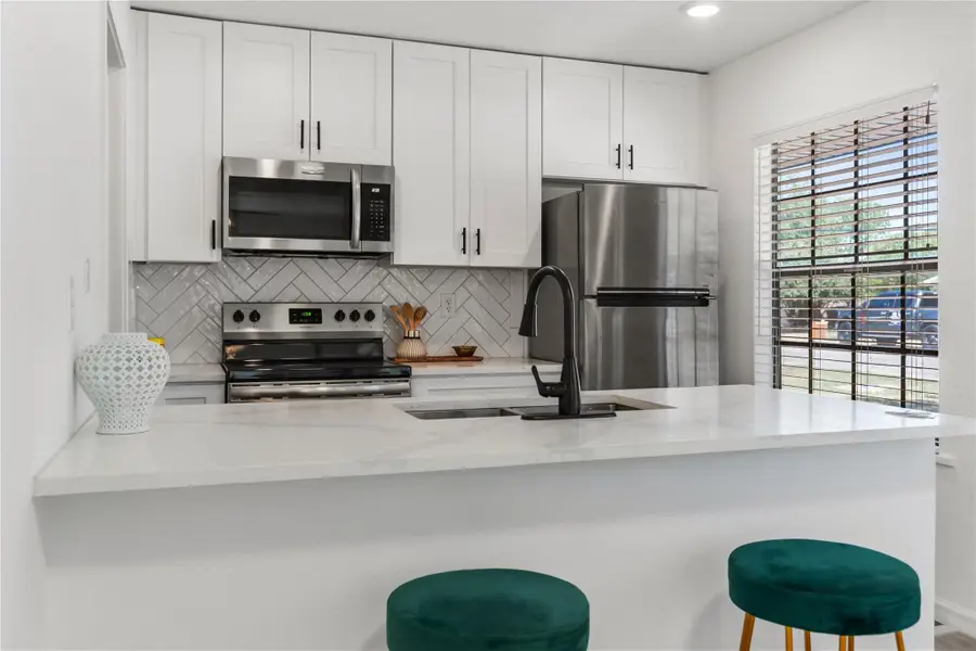 607 Magnolia St, Bastrop, TX 78602 - Image #3