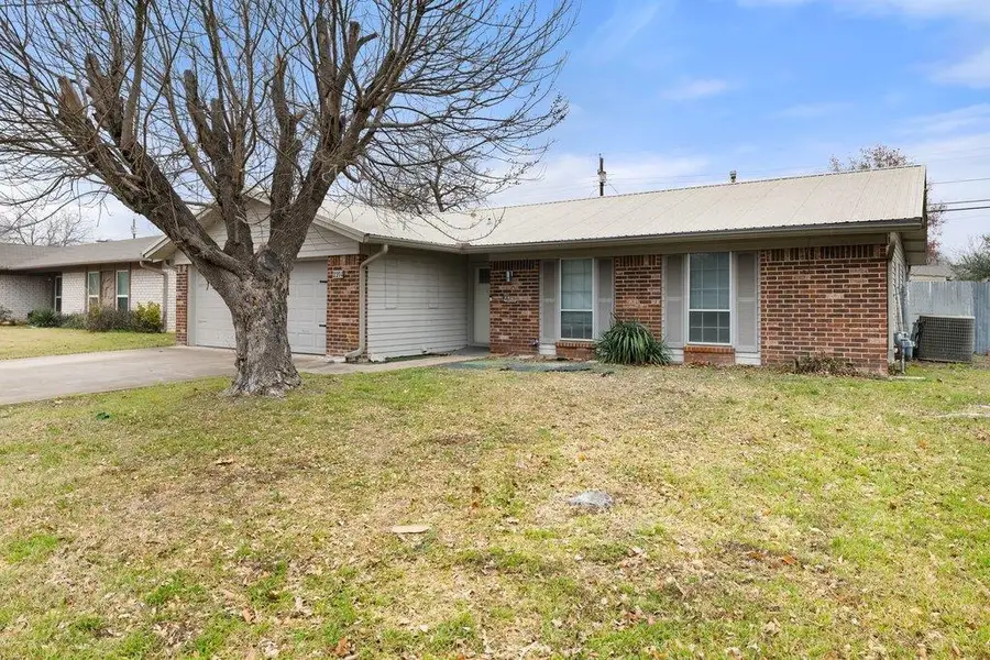 2204 Smith Ave, Taylor, TX 76574 - Image #3