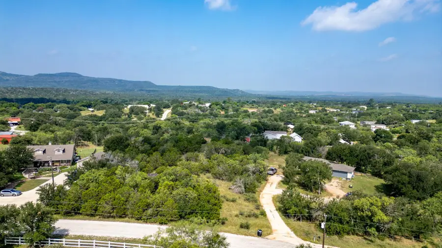 297 Link Dr, Kingsland, TX 78639 - #3
