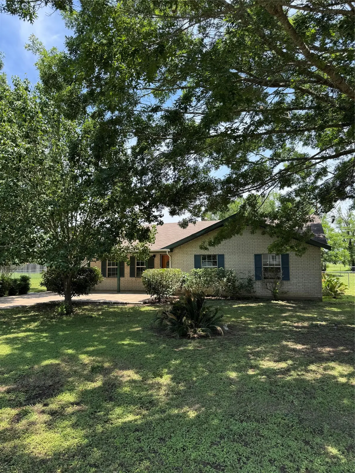 405 Lynch St, Smithville, TX 78957 - Image #1