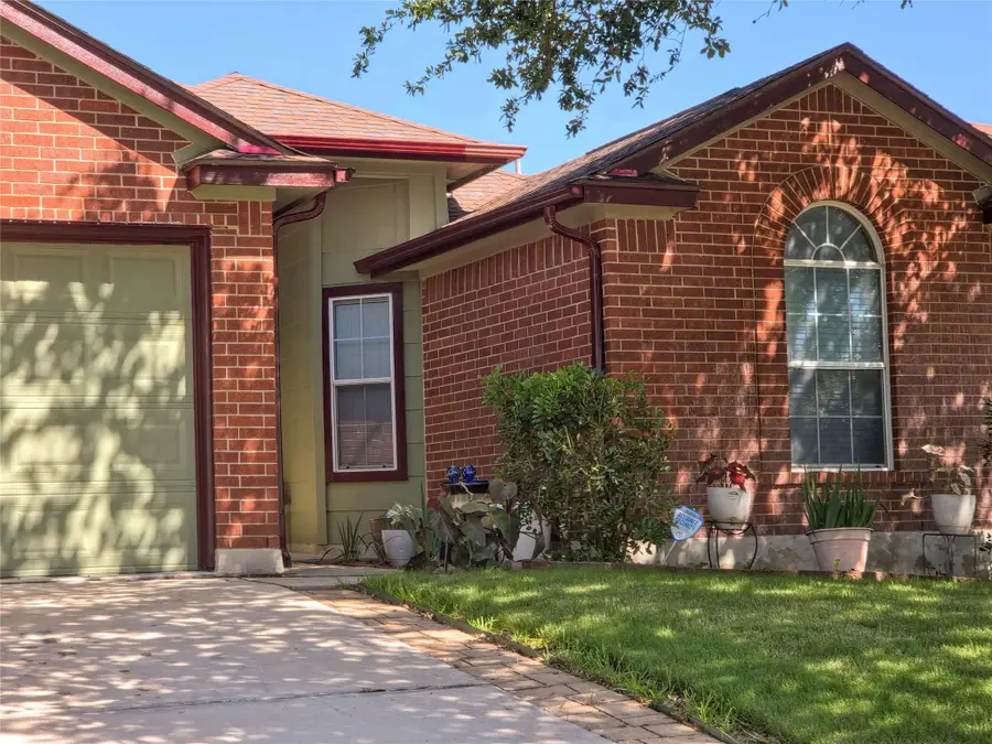 226 Lakemont Dr, Hutto, TX 78634 - #2