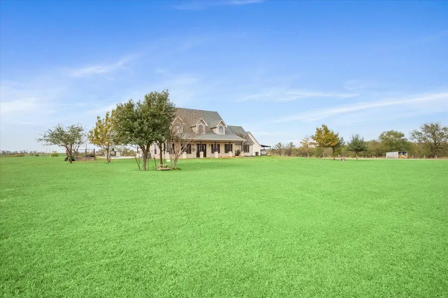 8600 Five Wells Rd, Rogers, TX 76569 - Image #2