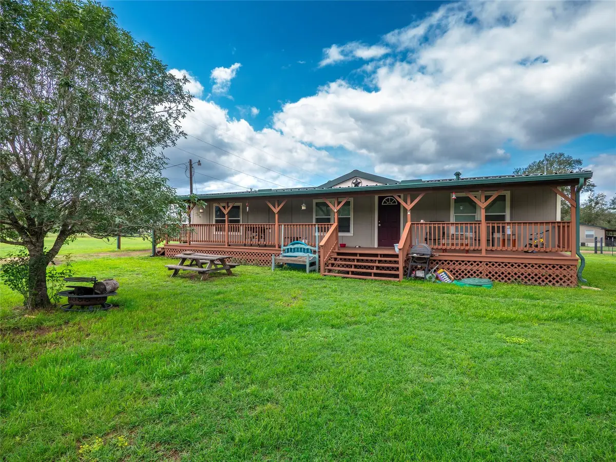 243 Highline Dr, Bastrop, TX 78602 - #1