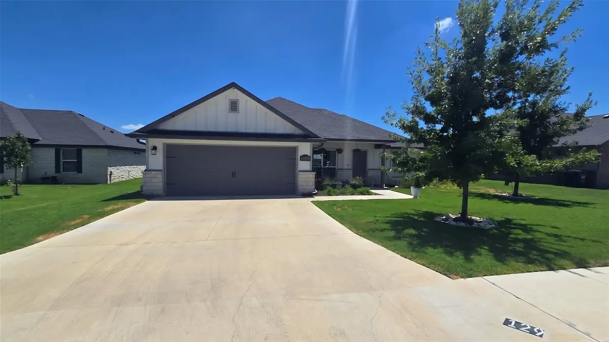 129 Elmer Ave, Burnet, TX 78611 - #1