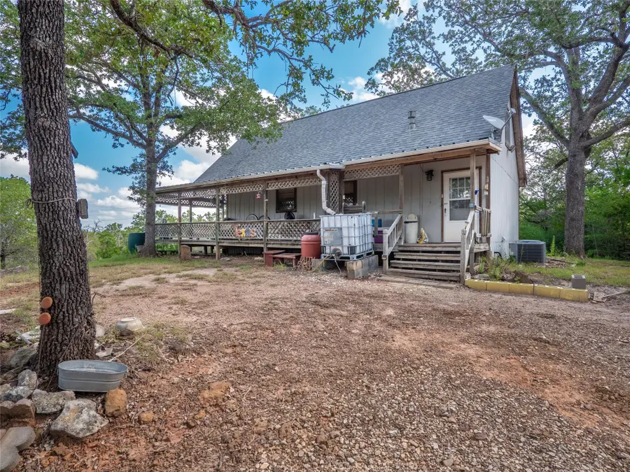 499 Hidden Oaks Dr, Elgin, TX 78621 - #3