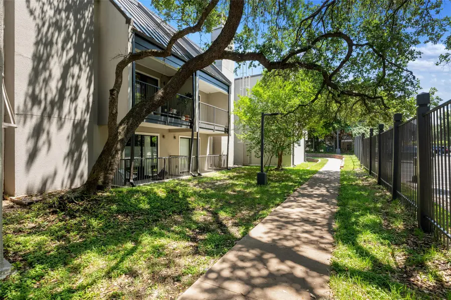 935 La Posada Dr #243, Austin, TX 78752 - Image #2