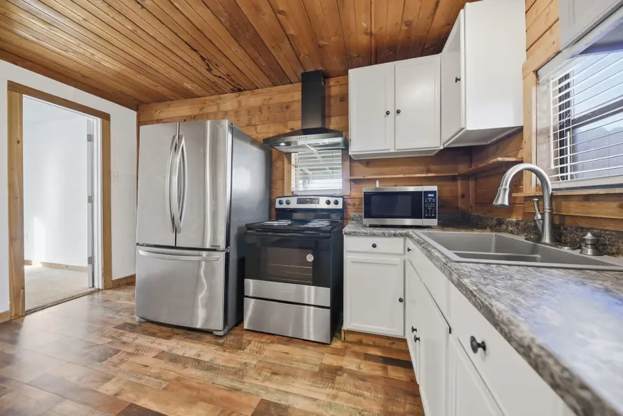 533 Giddings St, Lexington, TX 78947 - #2