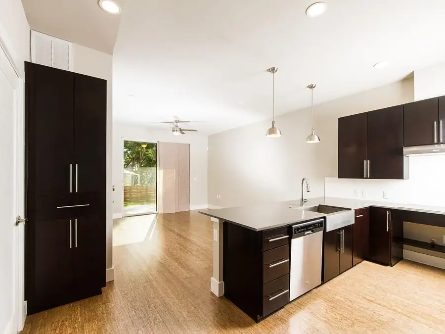 2804 Treble Ln #902, Austin, TX 78704 - Image #2