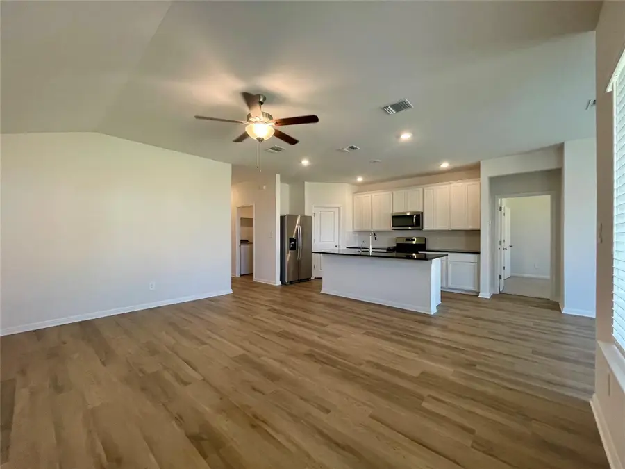 137 Holmby Dr, Hutto, TX 78634 - #2