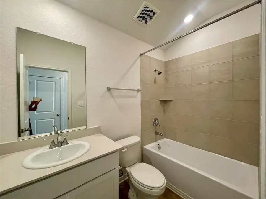 137 Holmby Dr, Hutto, TX 78634 - #3