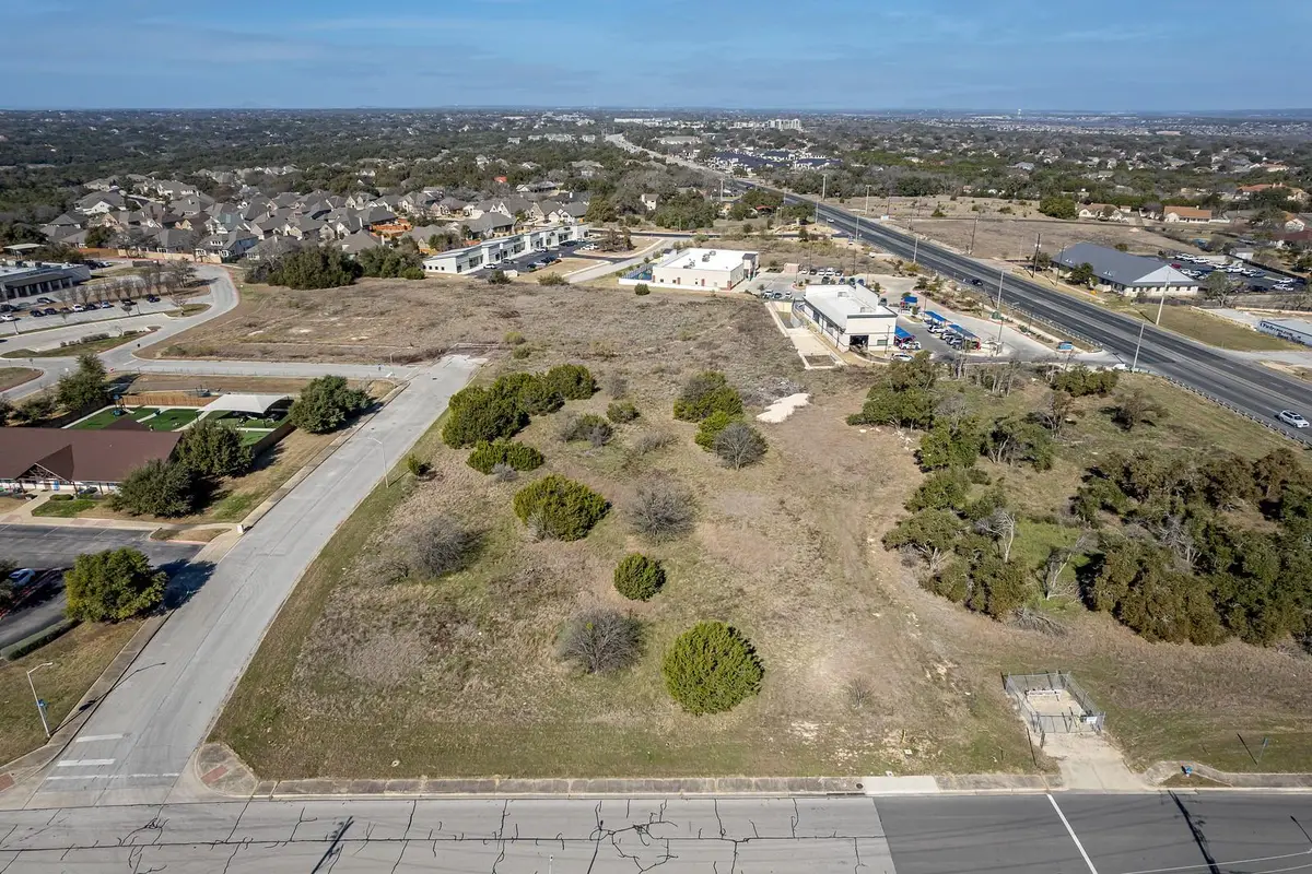 130 Woodlake Dr, Georgetown, TX 78633 - Image #1