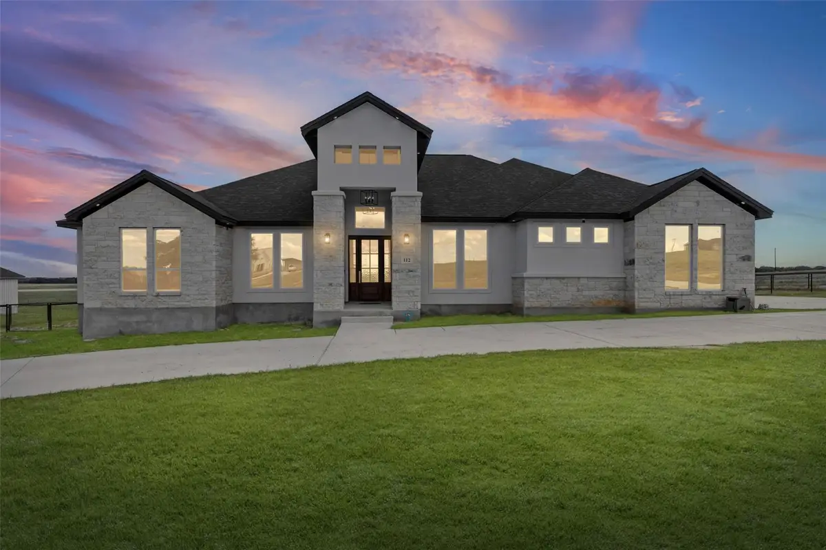 112 Pioneer Dr, La Vernia, TX 78121 - #1