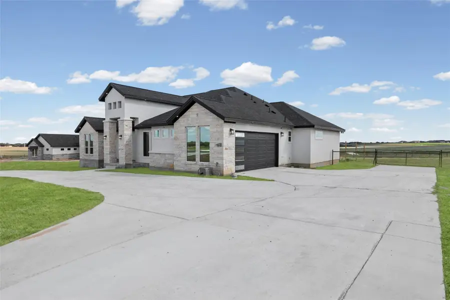 112 Pioneer Dr, La Vernia, TX 78121 - #3