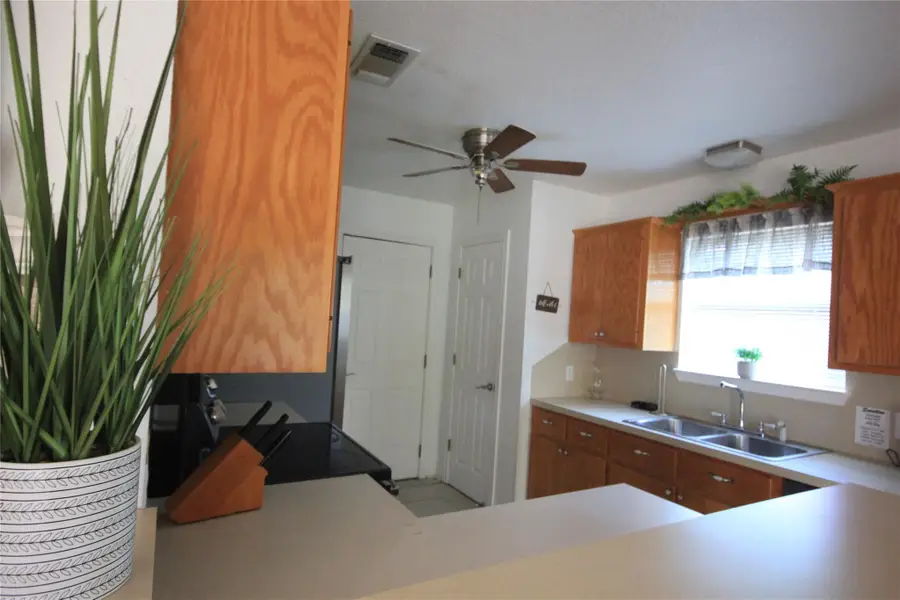 2507 Northlawn Dr, Taylor, TX 76574 - Image #3