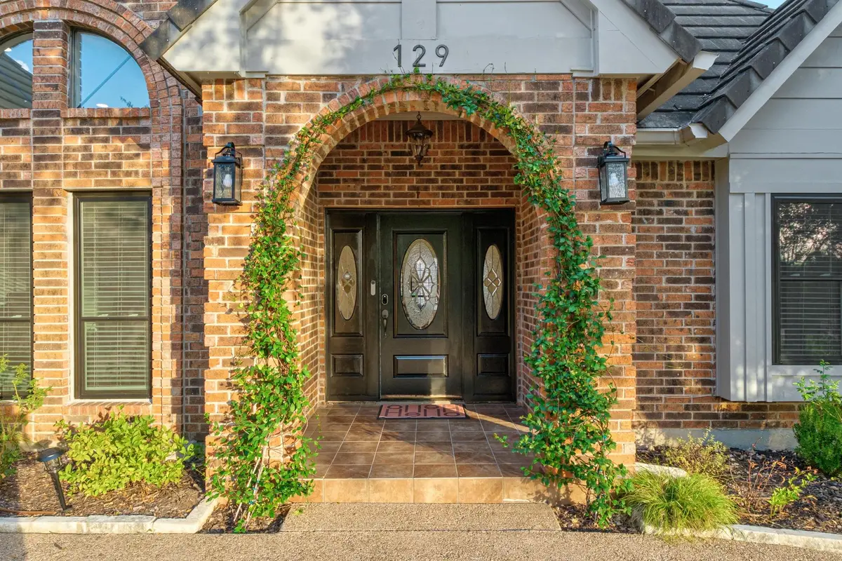129 Crest View Dr, Lakeway, TX 78734 - #1