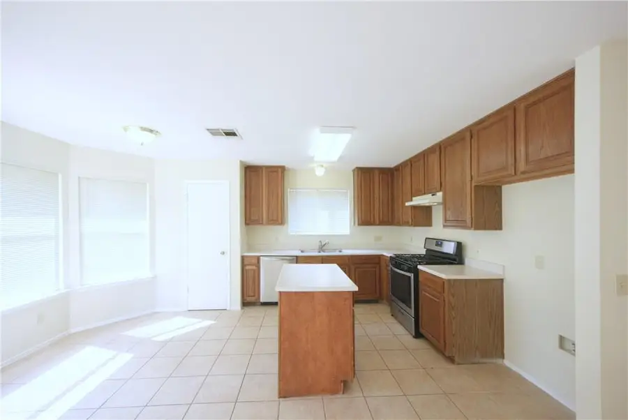 8005 Tantara Ct, Austin, TX 78729 - Image #3