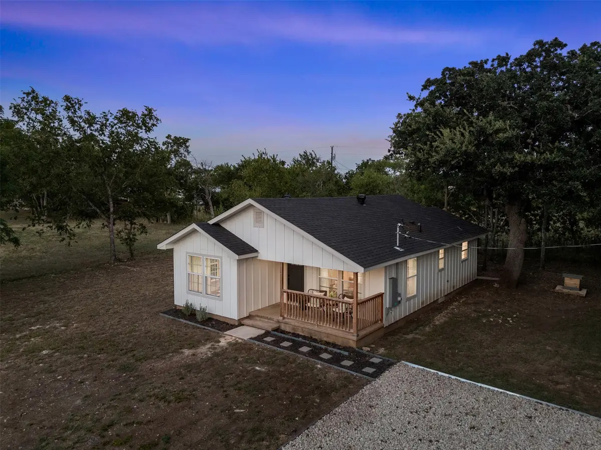 107 Russell St, Liberty Hill, TX 78642 - #1