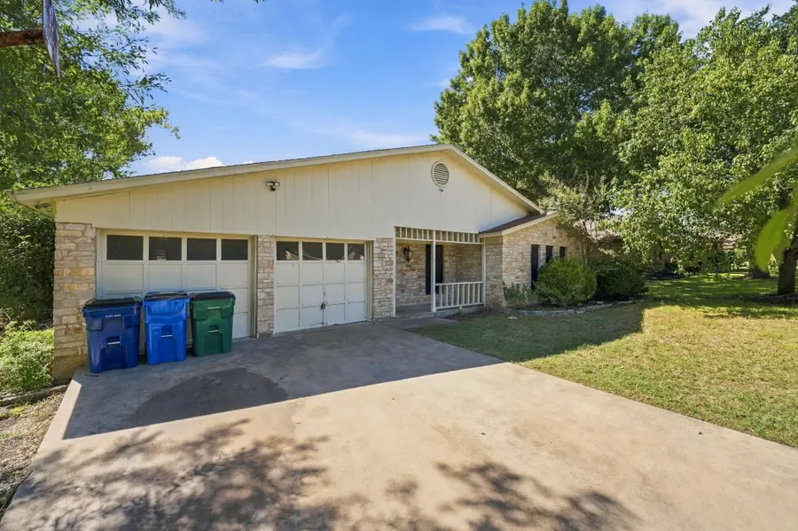 2105 Mildred Dr, Taylor, TX 76574 - #3