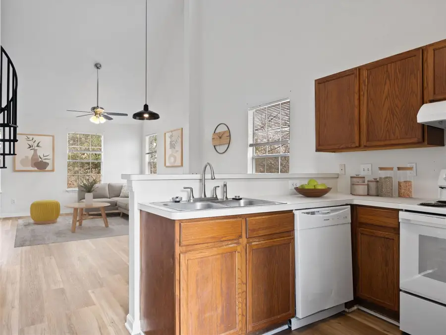 2908 Whisper Oaks Ln, Georgetown, TX 78628 - Image #2