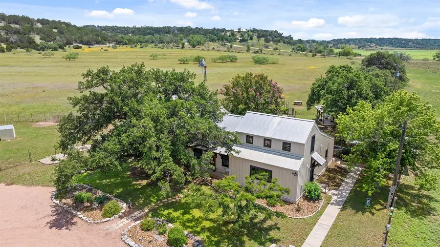 544 Alfred Henke Rd, Fredericksburg, TX 78624 - Image #2