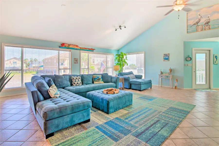 129 E Saturn Ln, South Padre Island, TX 78597 - #2