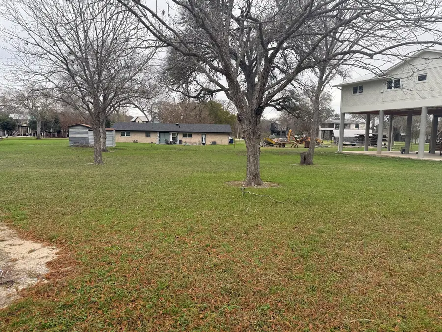 112 Lake Forrest Dr, Seguin, TX 78155 - #3