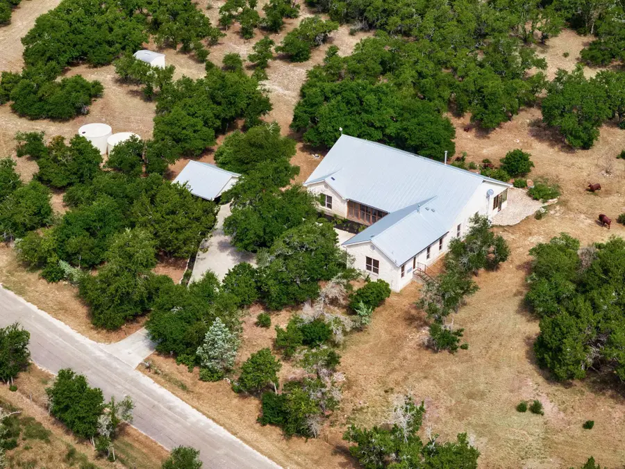 351 Fawn Meadow Dr, Dripping Springs, TX 78620 - Image #2