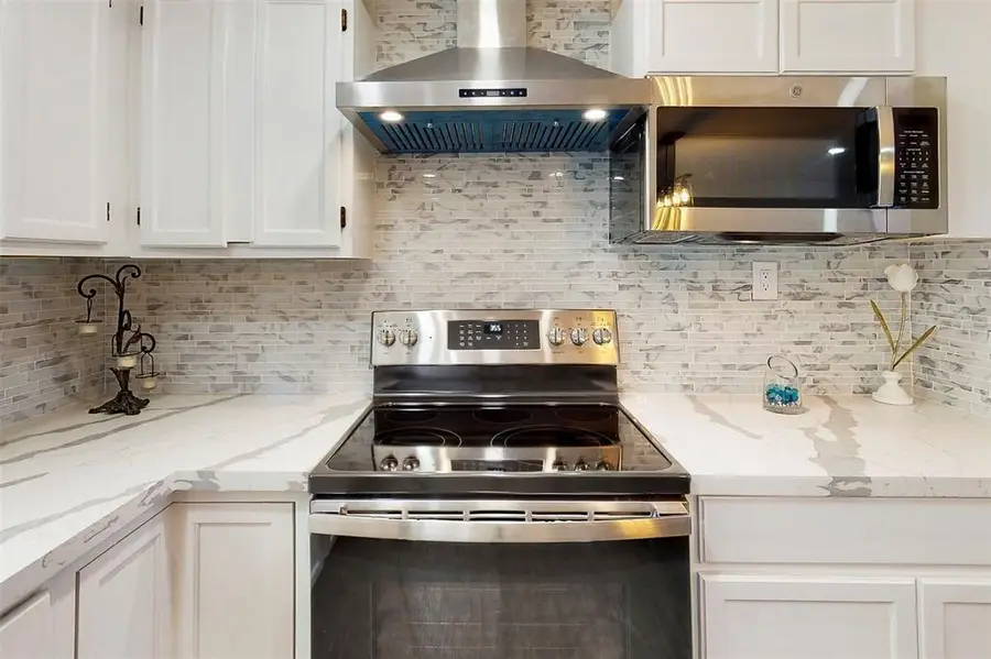 333 Northwood Cir, Rockdale, TX 76567 - Image #3