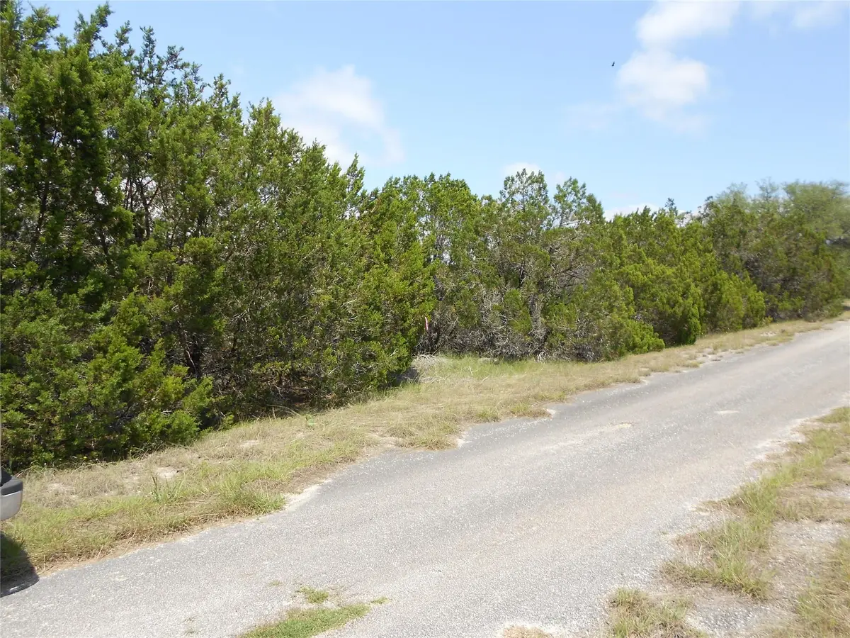 20604 Overland Trl, Lago Vista, TX 78645 - Image #1