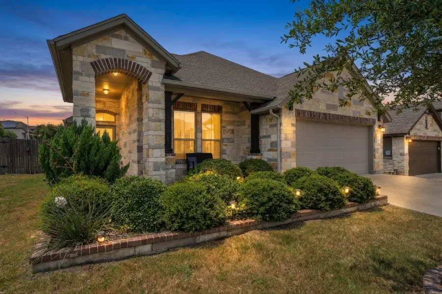 1924 Goldilocks Ln, Manchaca, TX 78652 - #2