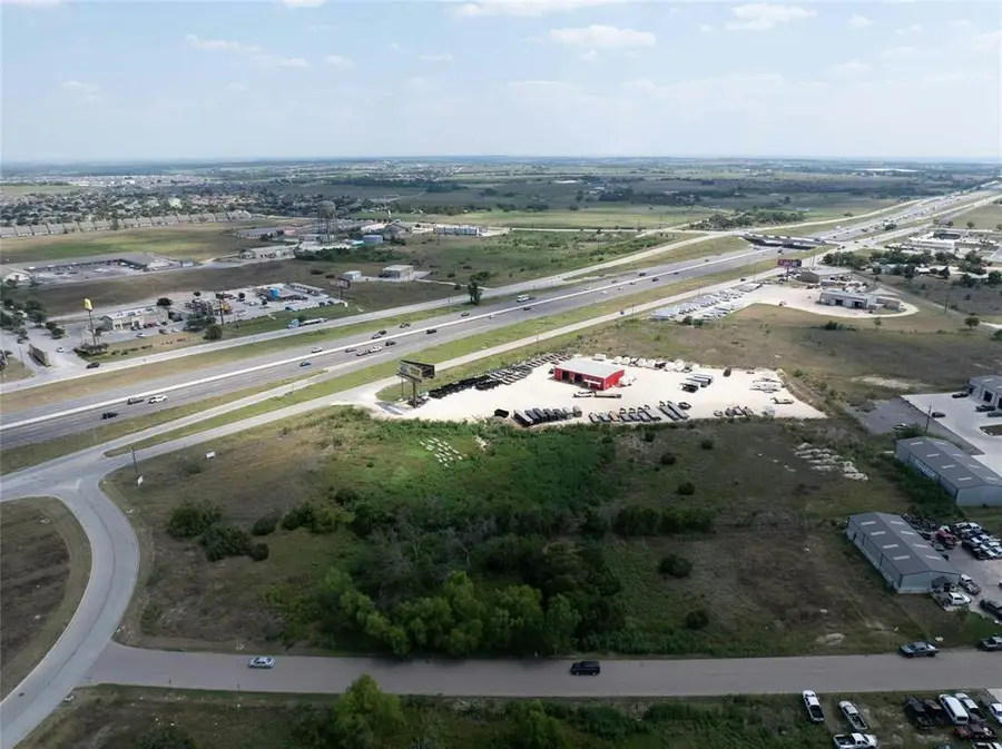 576 Town Center Loop, Jarrell, TX 76537 - Image #3