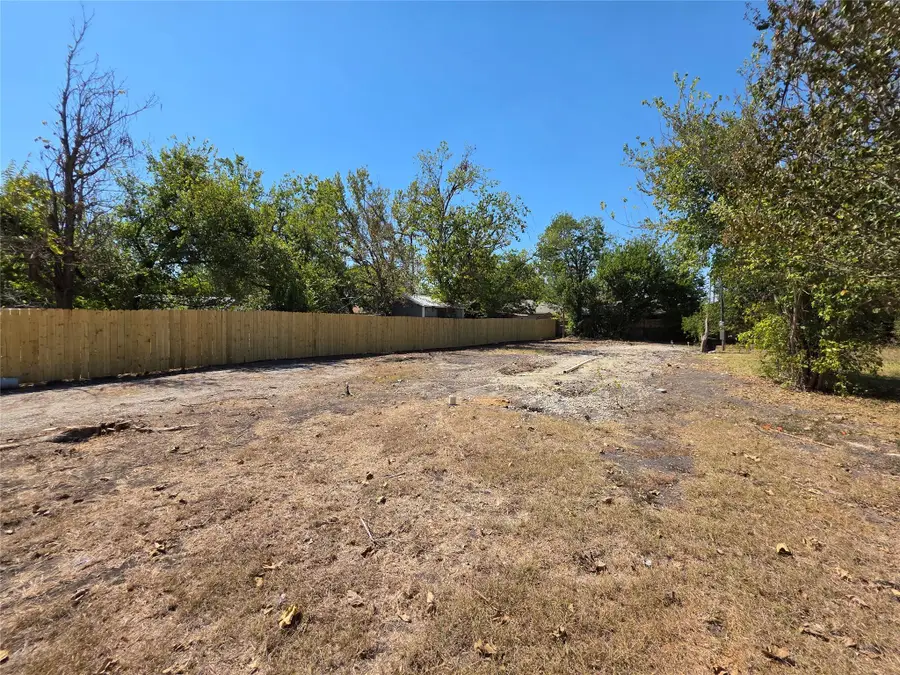 112 2nd Ave, Taylor, TX 76574 - Image #2