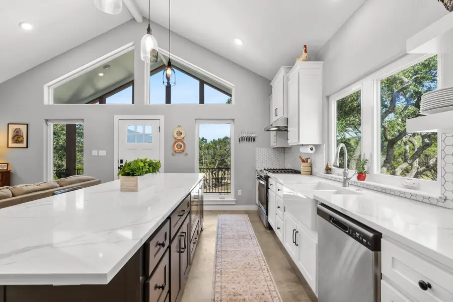 631 Lakeside Dr, Wimberley, TX 78676 - #2