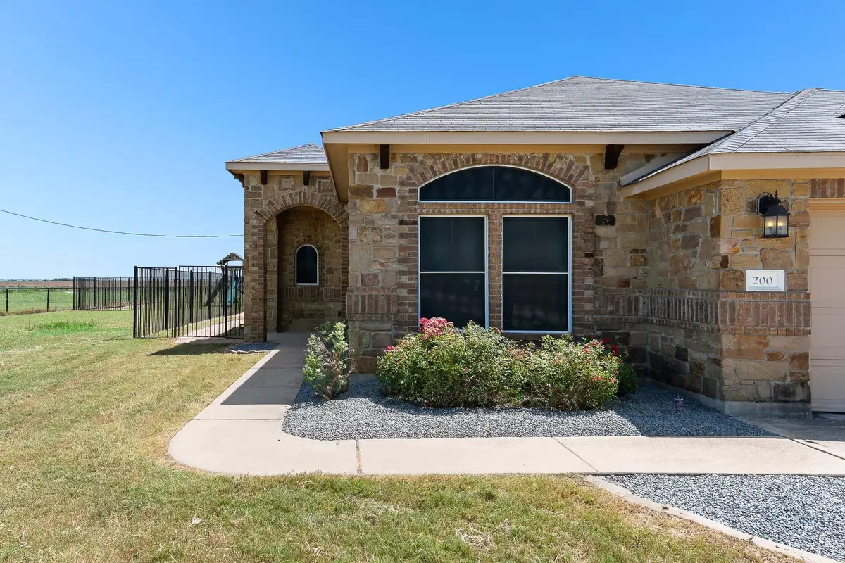 200 County Road 453 Rd, Taylor, TX 76574 - #1