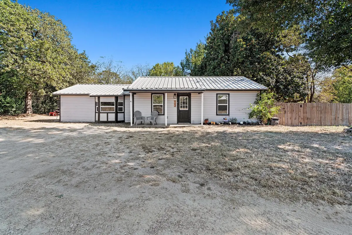 902 Miller St, Rockdale, TX 76567 - Image #1