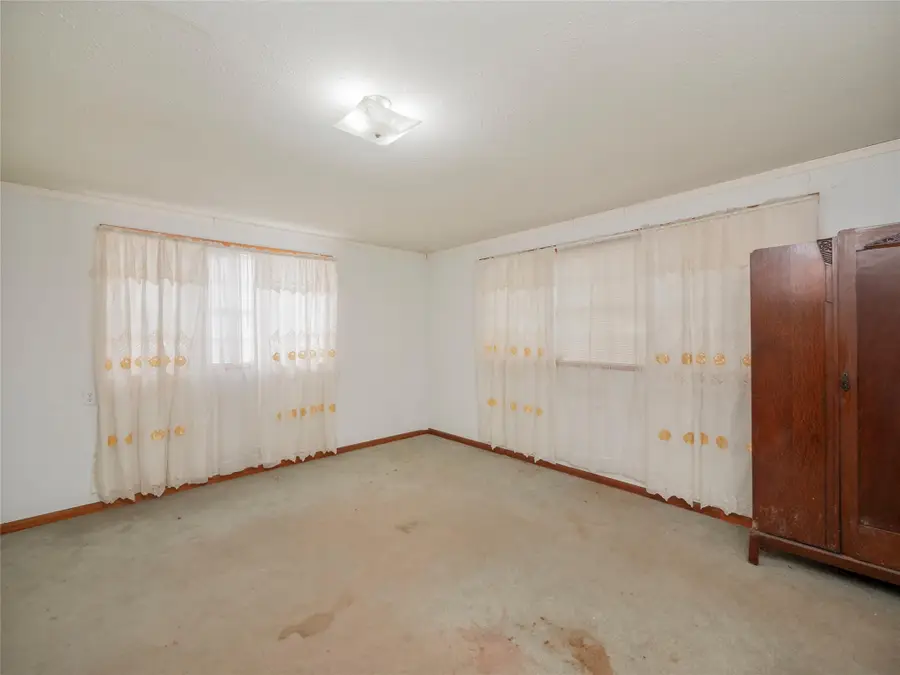 3104 S Main, Taylor, TX 76574 - Image #3