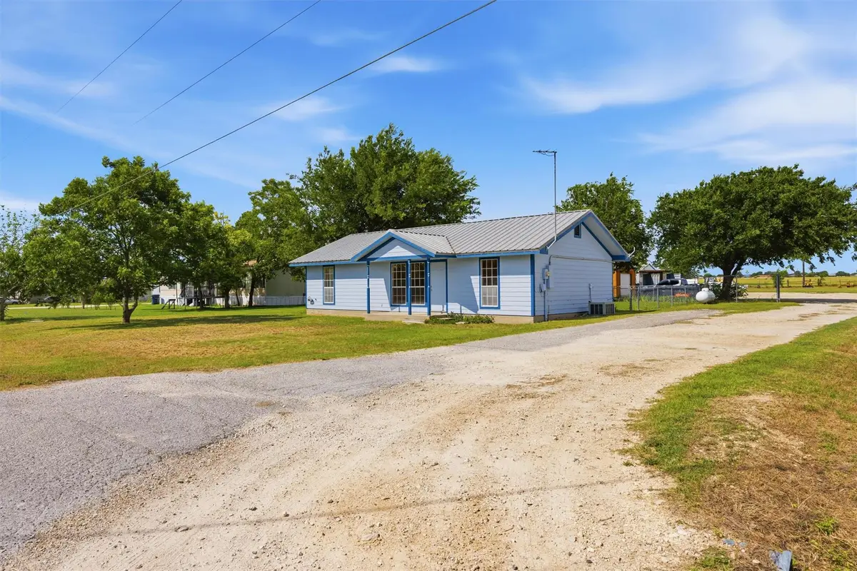 240 Park Meadow Dr, Jarrell, TX 76537 - #1