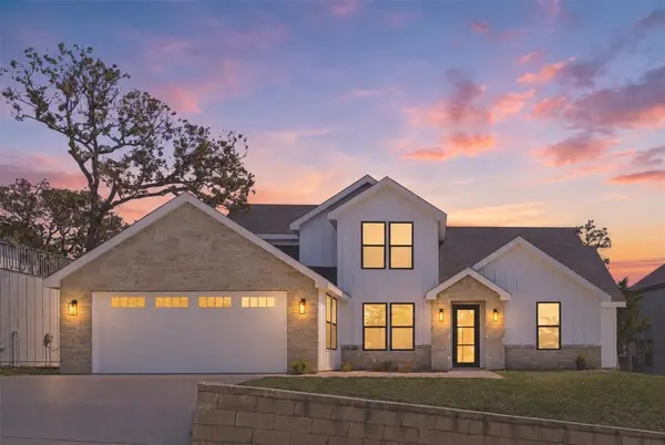 208 Ulupau Cir, Bastrop, TX 78602