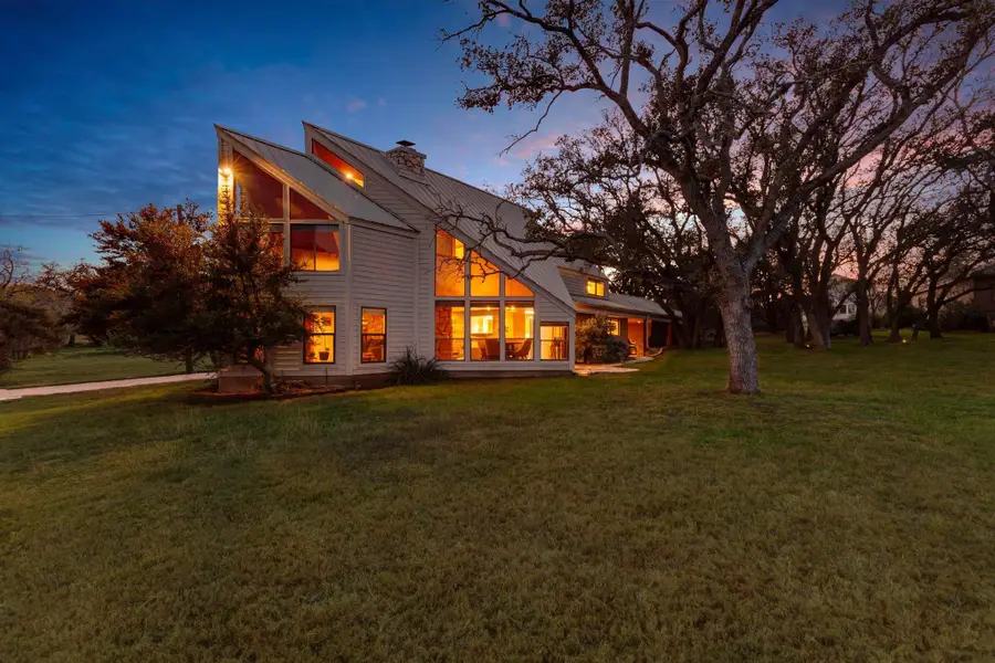 318 Coventry Rd, Spicewood, TX 78669 - Image #2