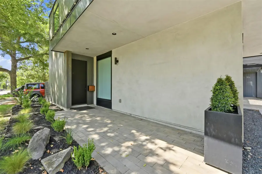 3004 Fontana Dr, Austin, TX 78704 - #3