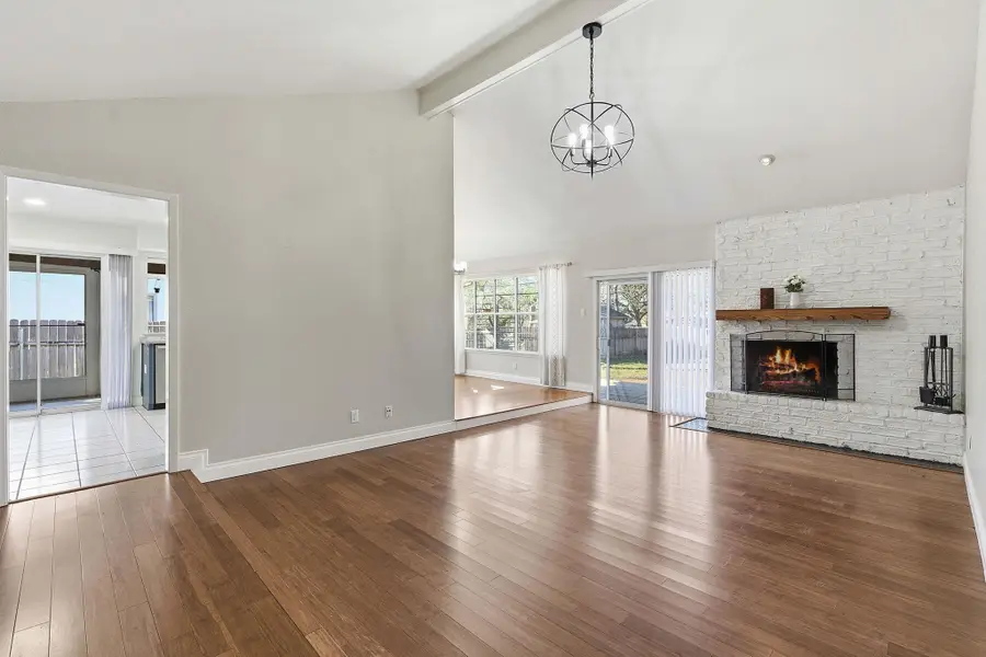 9424 Shady Oaks Dr, Austin, TX 78729 - Image #2