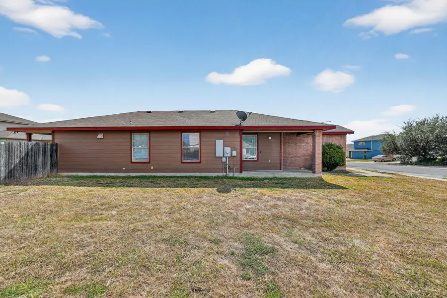 12400 Sky Harbor Dr, Del Valle, TX 78617 - Image #2