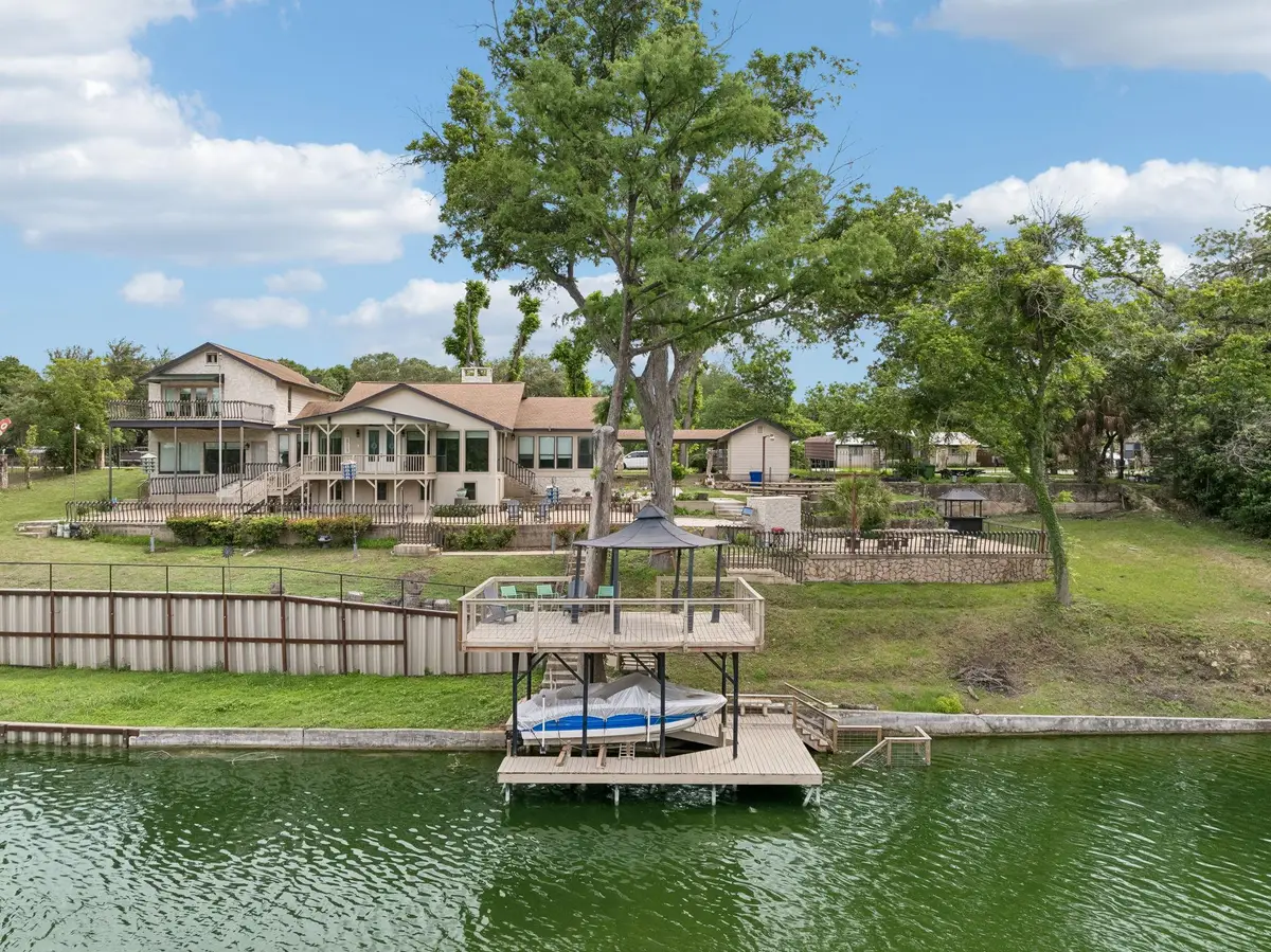 939 Reiley Rd, Seguin, TX 78155 - #1