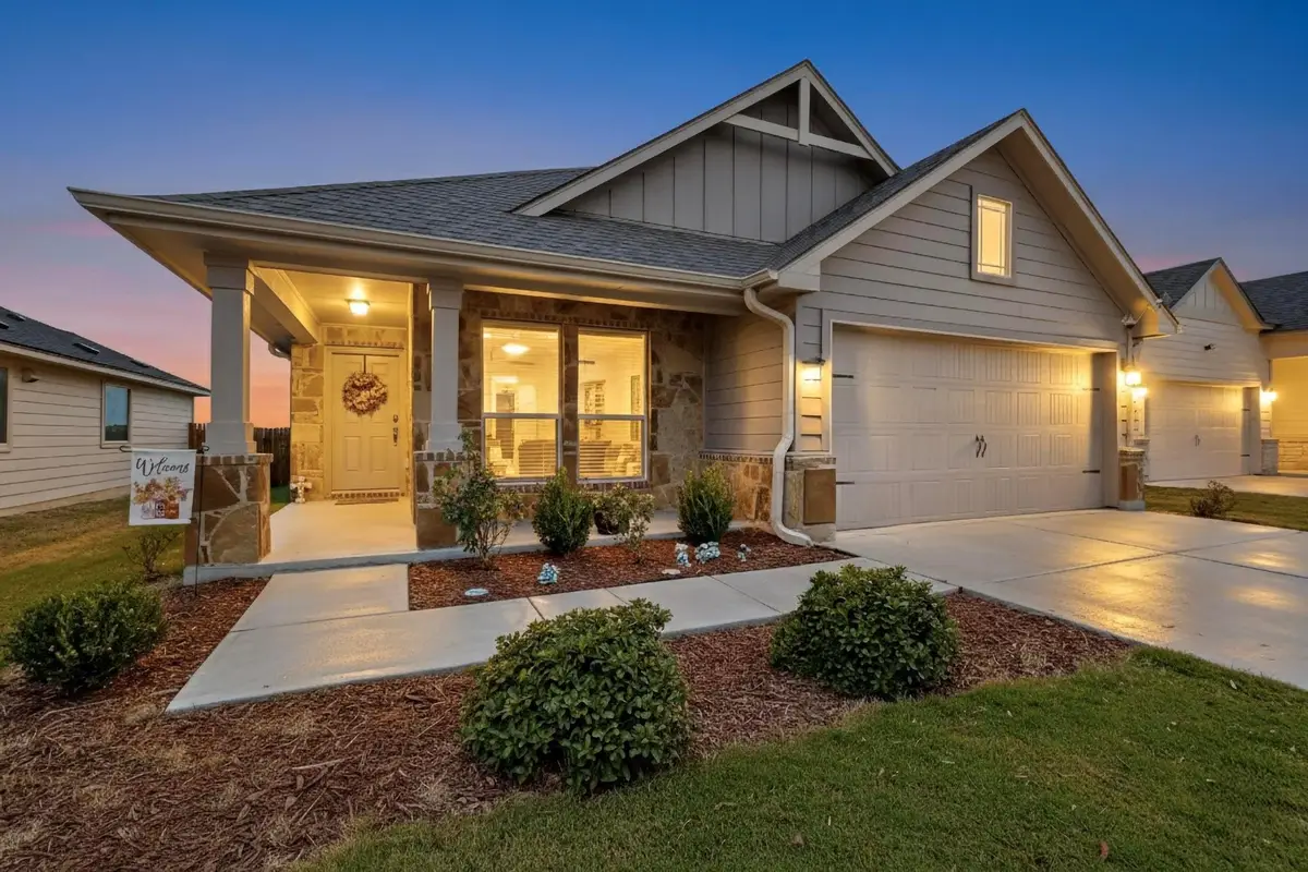 201 Nathaniel Dr, Taylor, TX 76574 - Image #1