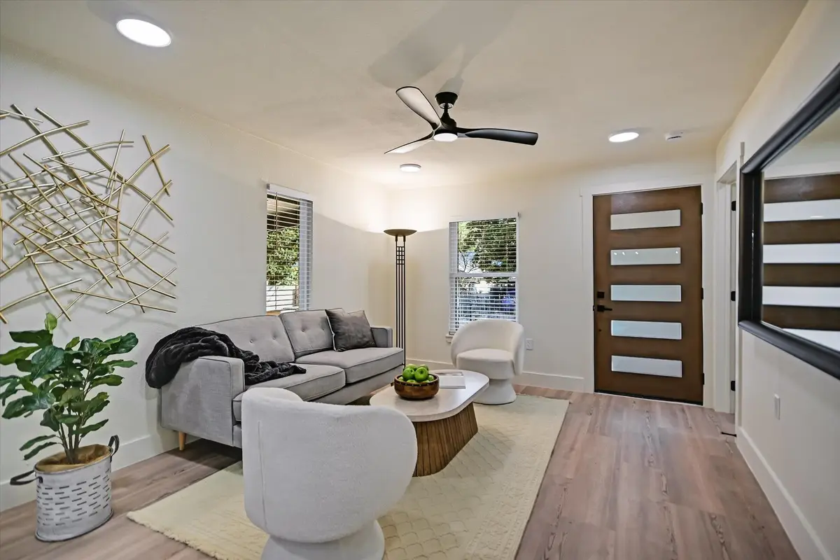 2406 Santa Maria St, Austin, TX 78702 - #1