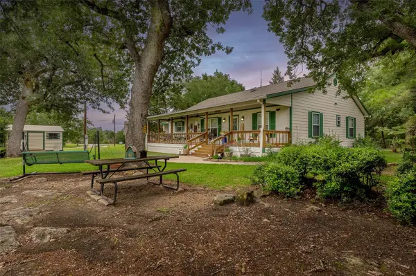 505 Sage Brush Dr, Somerville, TX 77879